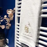 Bella Luna Luxury - Chic In Historic Square