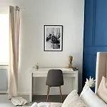 Bella Luna Luxury - Chic In Historic Square Appartement