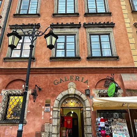 Bella Luna Luxury - Chic In Historic Square شقة
