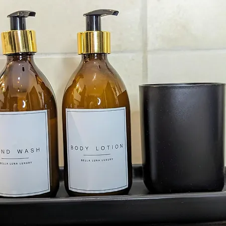 Bella Luna Luxury - Chic In Historic Square *