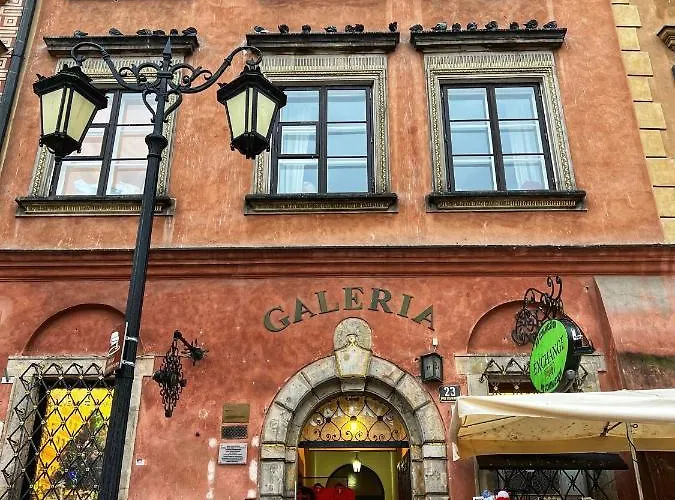 Bella Luna Luxury - Chic In Historic Square Apartamento