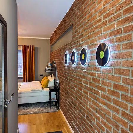 Bella Luna Luxury - Chic In Historic Square